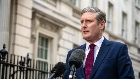 Starmer Calls on Resident Doctors to Pause Strike Action
